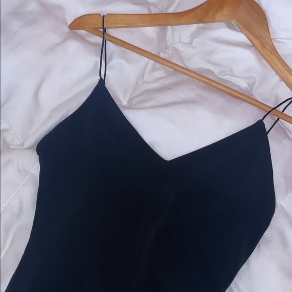 ✨ Plunge Dressy Bodysuit - Picture 3 of 9